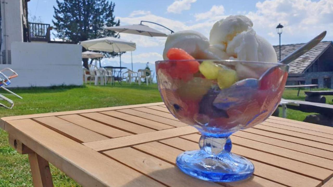 Locanda Ristorante Bar Del Lago Chamois Luaran gambar
